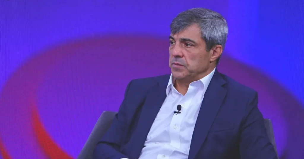 Fed Enfrenta Dilemas Políticos e Monetários, Afirmam Especialistas