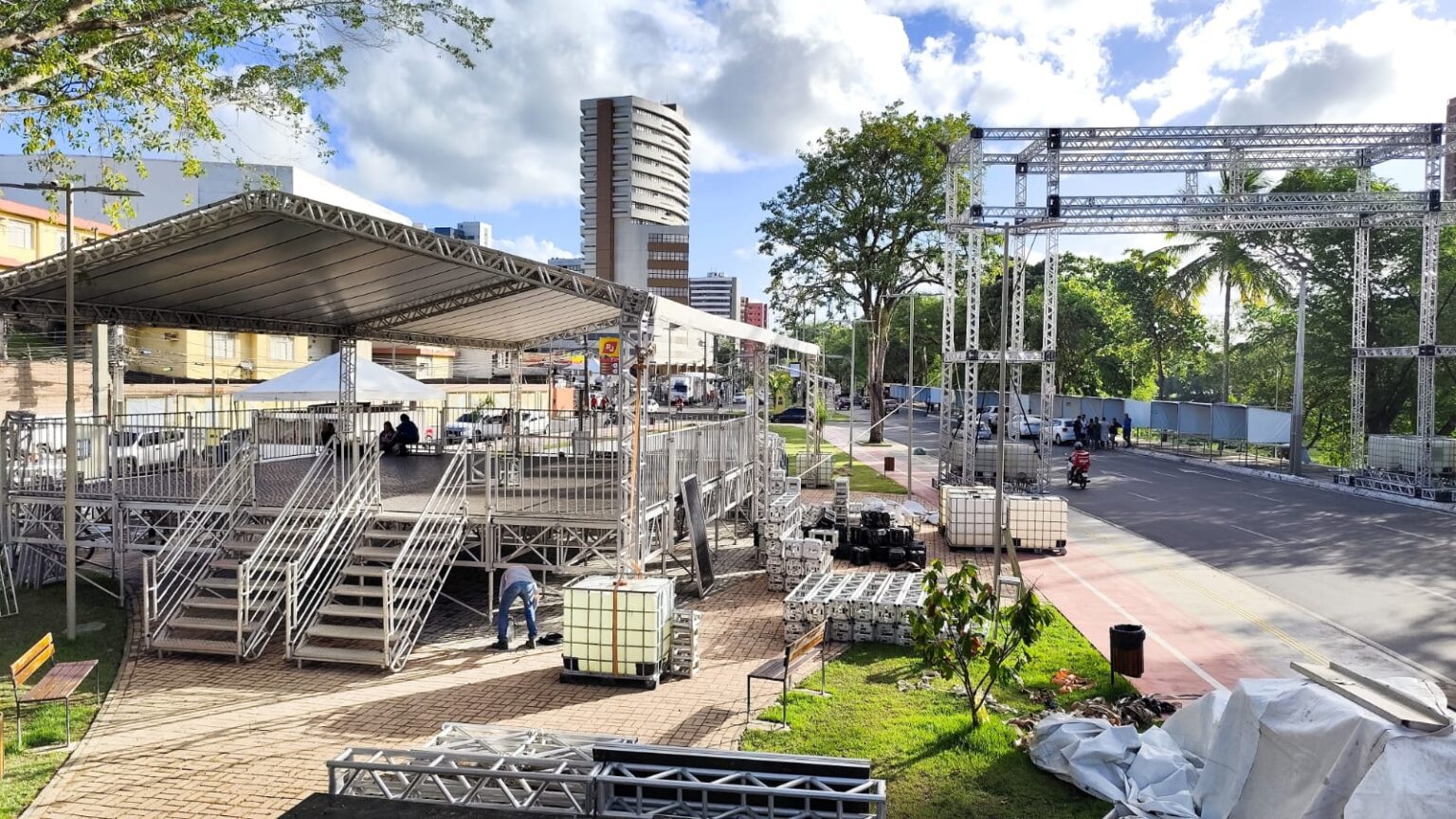 Carnaval Antecipado em Itabuna: Augusto Castro e Apoios Governamentais Transformam Festa em Realidad