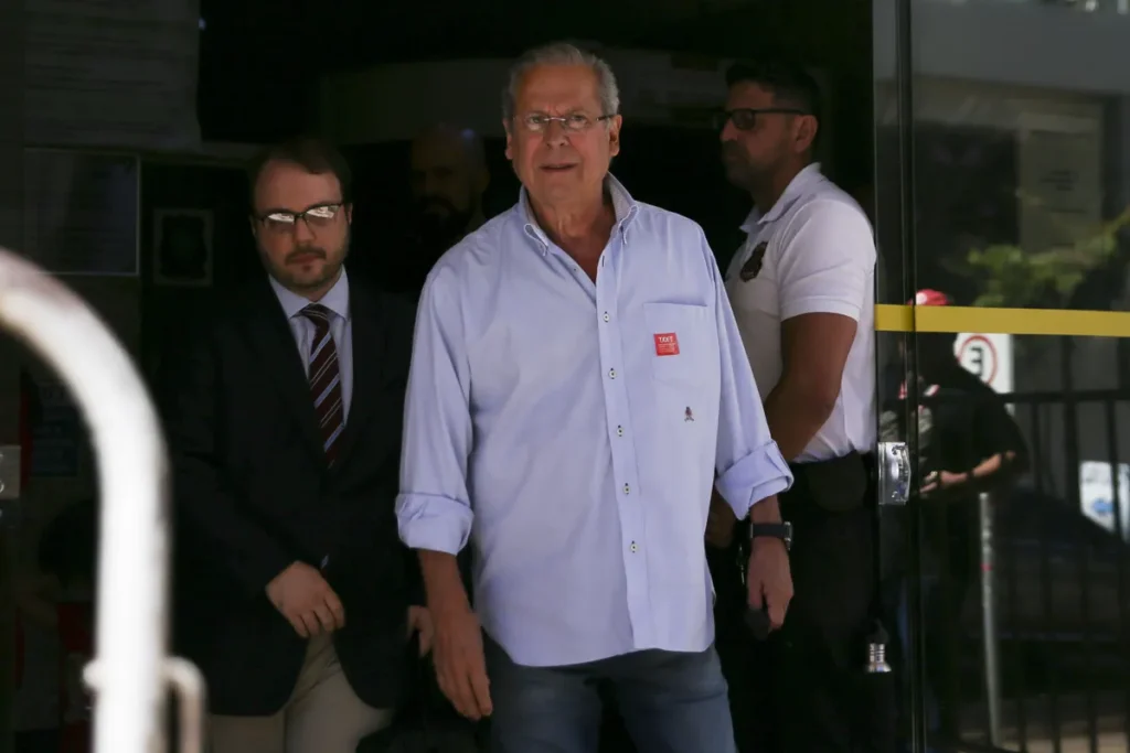 Dirceu Apoia Haddad como Candidato e Propõe Reforma Política Urgente Dirceu Apoia Haddad como Candidato e Propõe Reforma Política Urgente