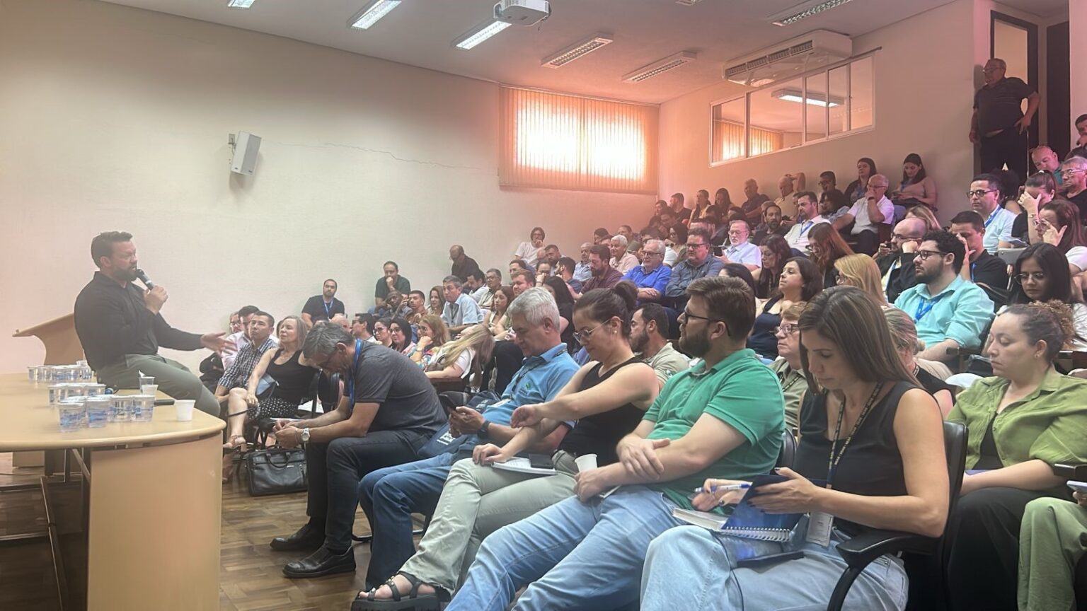 Paraná Aumenta Eficiência no Agronegócio com 324 Novos Servidores Paraná Aumenta Eficiência no Agronegócio com 324 Novos Servidores