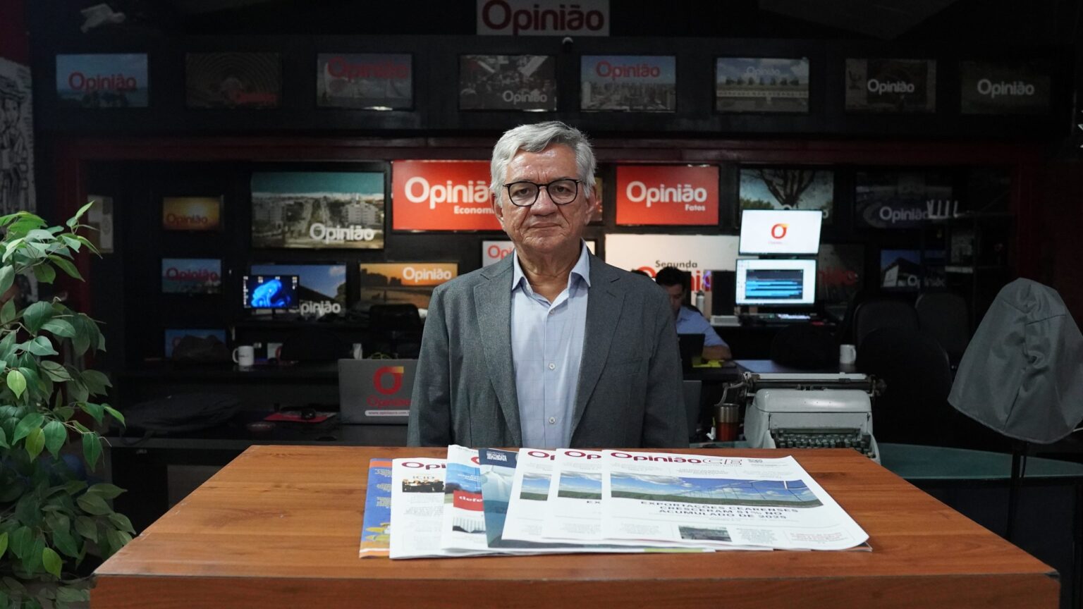 Secretário do Ceará Defende Política Fiscal em Resposta às Críticas Opositoras