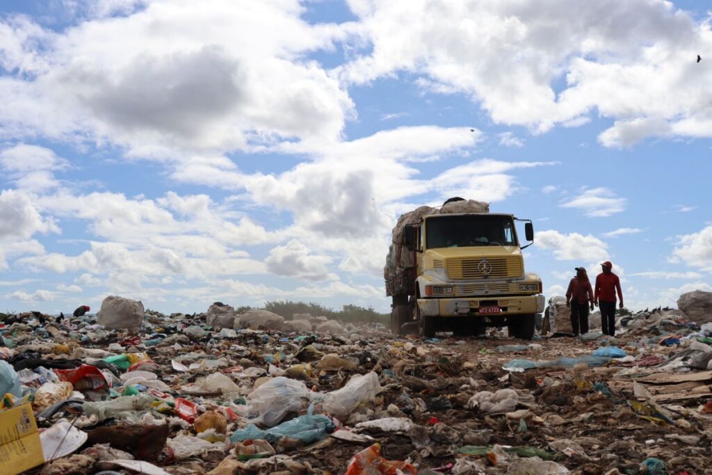 Ceará: 90% das Cidades do Cariri Mantêm Lixões e Desafios no Saneamento Ceará: 90% das Cidades do Cariri Mantêm Lixões e Desafios no Saneamento