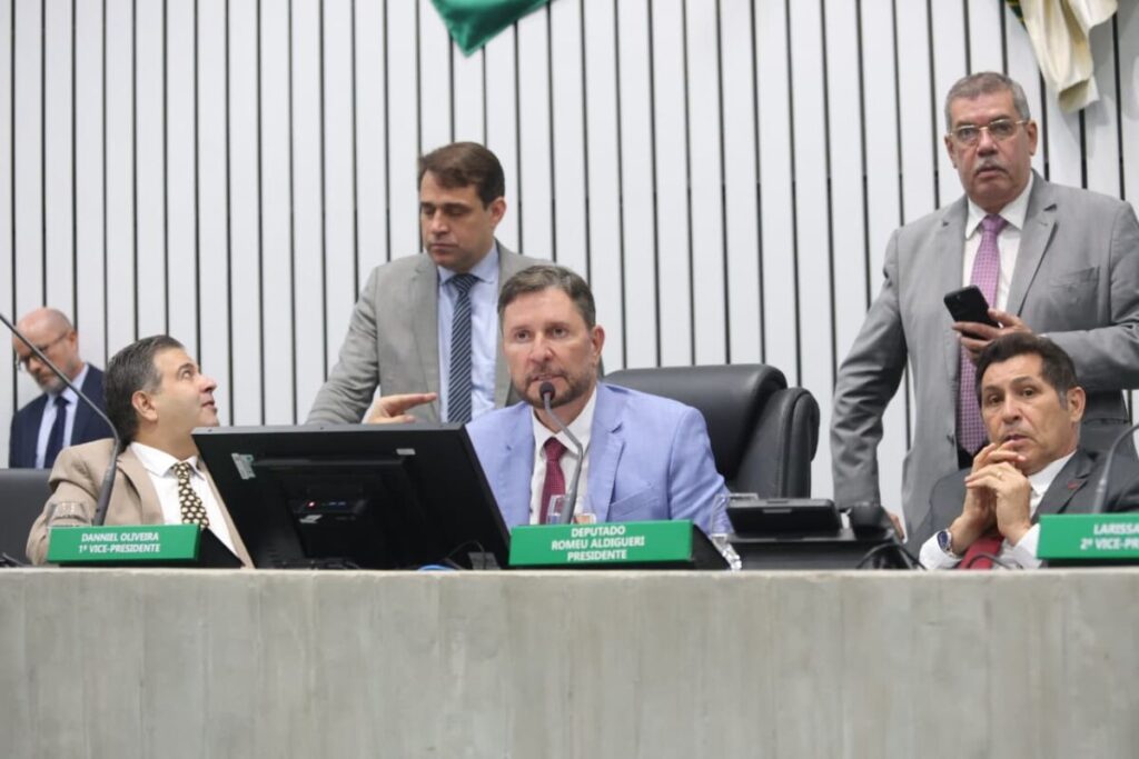 Ceará: Assembleia Legislativa Cria 2 Mil Cargos na Educação e Fortalece Segurança Pública