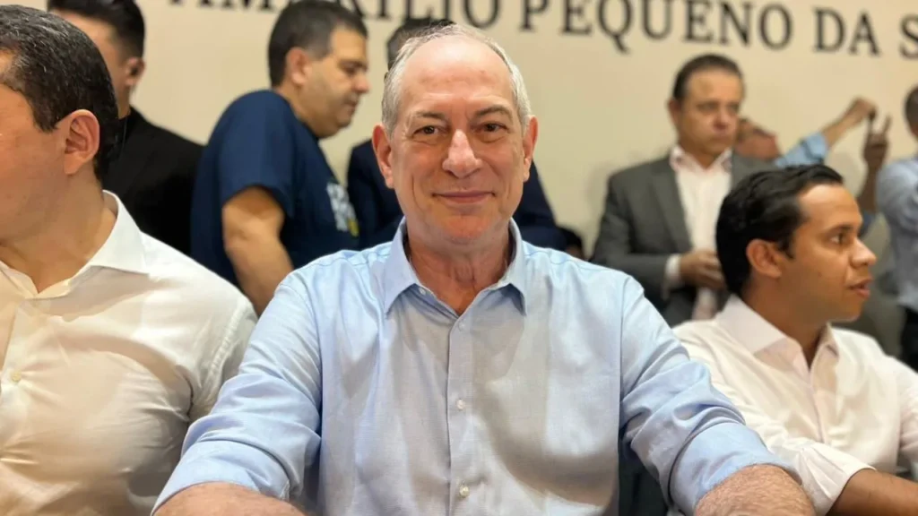 Ciro Gomes Hesita em Confirmar Candidatura ao Governo do Ceará: 'Ainda Estou na Briga do Juízo'