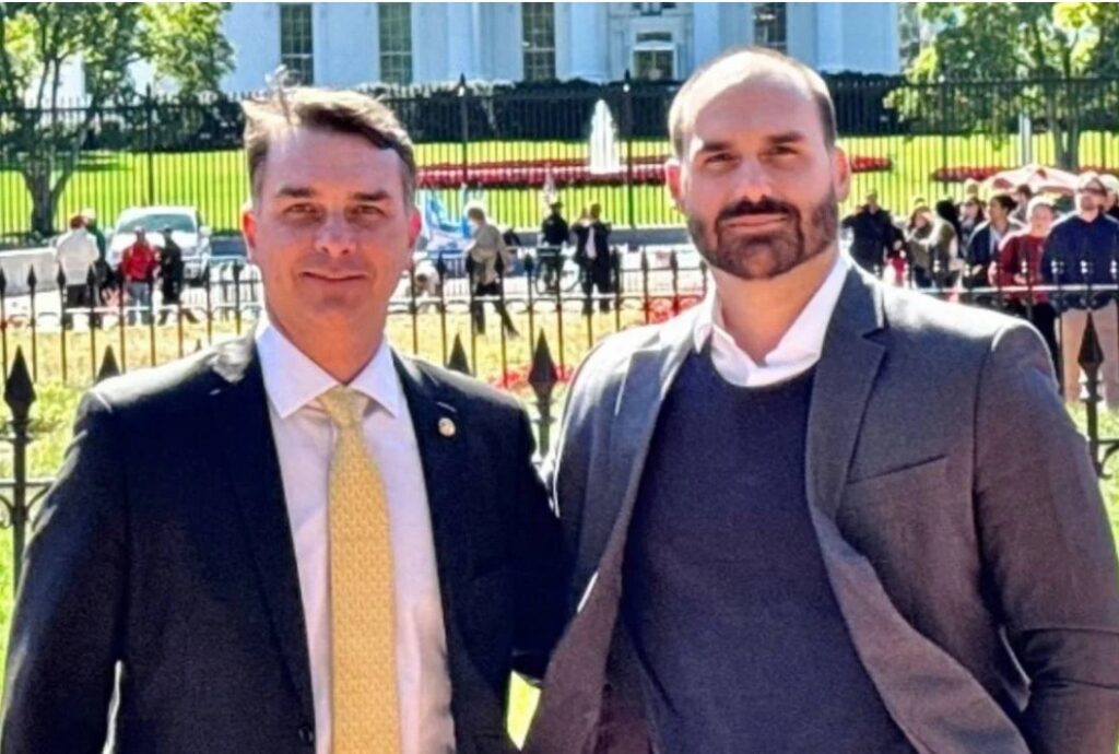 Eduardo Bolsonaro Cobra Engajamento dos Aliados e Critica Omissão da Direita