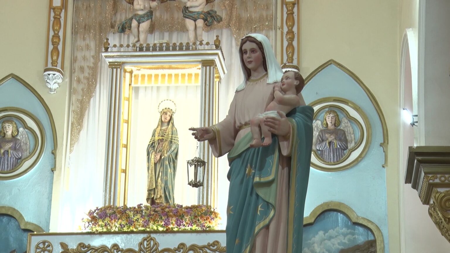 Festa das Candeias: Velas Tornam-se Símbolos de Devoção e Paz Festa das Candeias: Velas Tornam-se Símbolos de Devoção e Paz