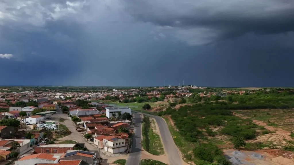 Inmet Emite Alerta para Chuvas Fortes no Ceará: Veja as Cidades Impactadas