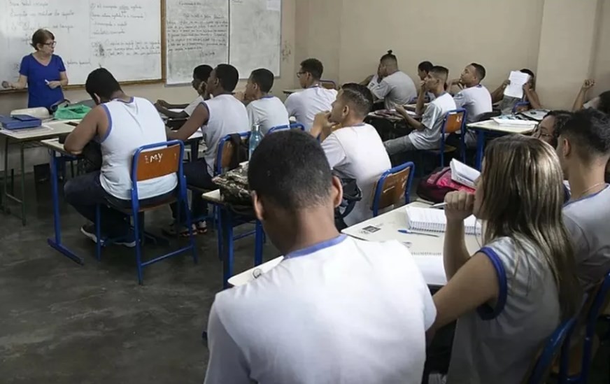 O Futuro da Educação Brasileira: Compromissos a Longo Prazo Mesmo em Anos Eleitorais O Futuro da Educação Brasileira: Compromissos a Longo Prazo Mesmo em Anos Eleitorais