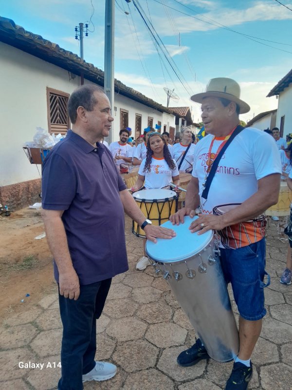Vicentinho Júnior Celebra o Carnaval em Porto: Uma Inspiração para Transformar o Tocantins Vicentinho Júnior Celebra o Carnaval em Porto: Uma Inspiração para Transformar o Tocantins