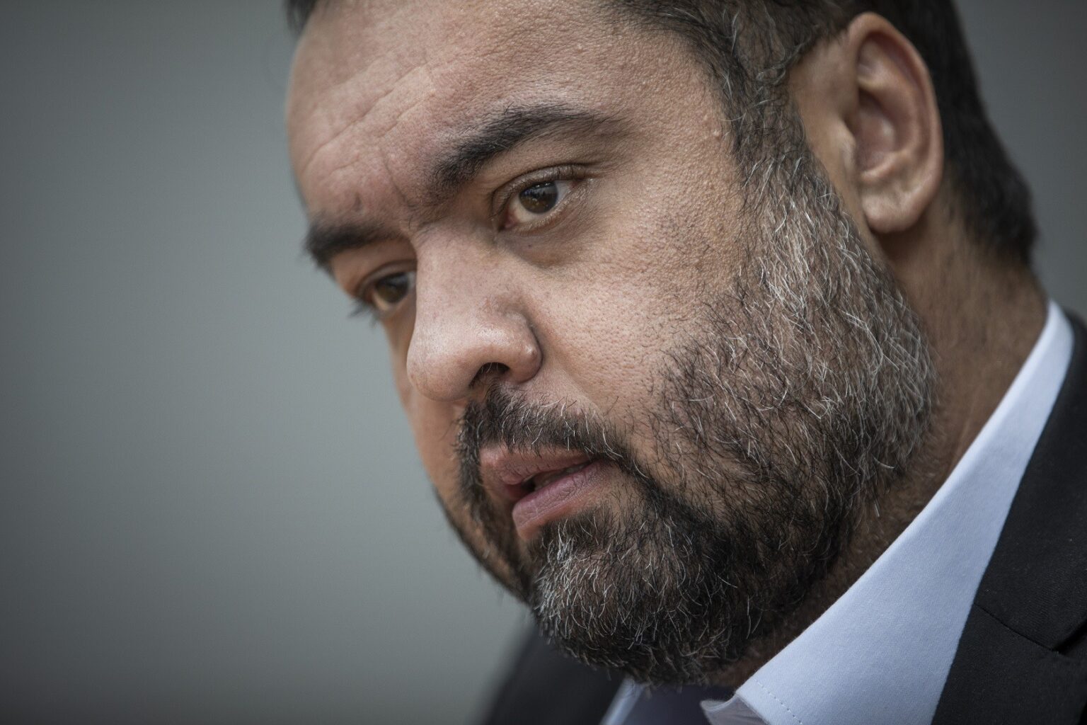 Acusações Severas: Ex-Assessor de Cláudio Castro Se Despede Após Chamar Palácio Guanabara de ‘Gabine