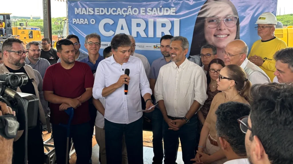 Camilo Santana Reforça Apoio à Reeleição de Elmano e Desiste de Candidatura ao Governo do Ceará Camilo Santana Reforça Apoio à Reeleição de Elmano e Desiste de Candidatura ao Governo do Ceará