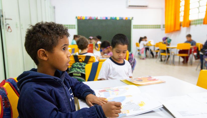 Encontro sobre Comemorações na Educação Infantil Promovido pelo Diálogos em Rede Encontro sobre Comemorações na Educação Infantil Promovido pelo Diálogos em Rede