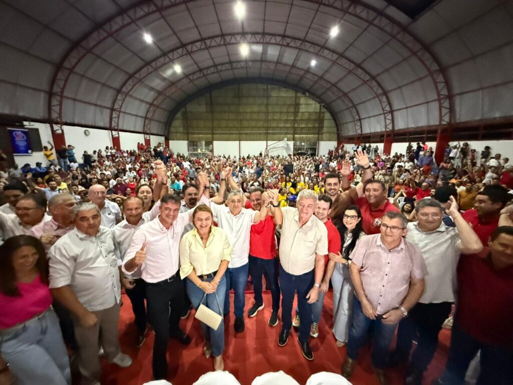 Fernando Santana é Oficialmente Lançado como Pré-Candidato a Deputado Federal no Cariri Fernando Santana é Oficialmente Lançado como Pré-Candidato a Deputado Federal no Cariri