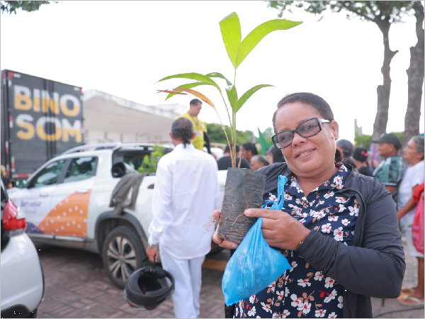 Festa Anual das Árvores: Distribuição de Mudas e Celebração do Padre Cícero Festa Anual das Árvores: Distribuição de Mudas e Celebração do Padre Cícero