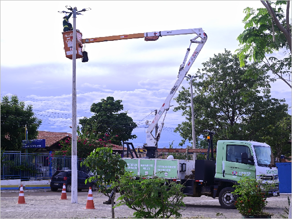 Juazeiro do Norte Moderniza Iluminação Pública com o Programa Ilumina Juazeiro Juazeiro do Norte Moderniza Iluminação Pública com o Programa Ilumina Juazeiro
