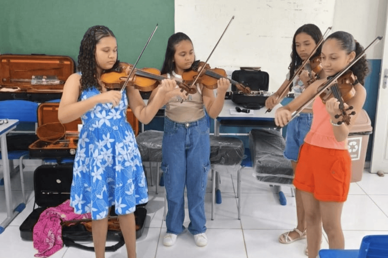 Orquestra Feminina no Agreste de Alagoas: Um Novo Horizonte Musical para a Juventude Orquestra Feminina no Agreste de Alagoas: Um Novo Horizonte Musical para a Juventude
