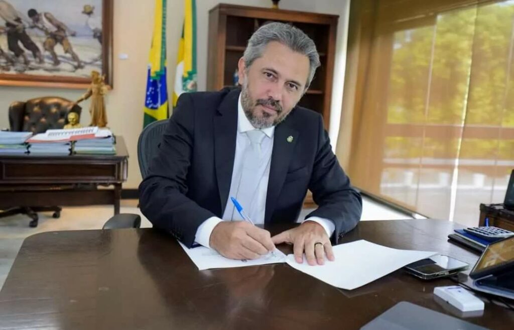 Ponto Facultativo na Semana Santa: Elmano de Freitas Anuncia Medida