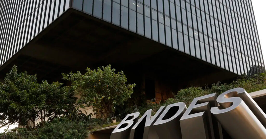 Separar Disputa Política de Políticas Econômicas: Uma Necessidade Urgente