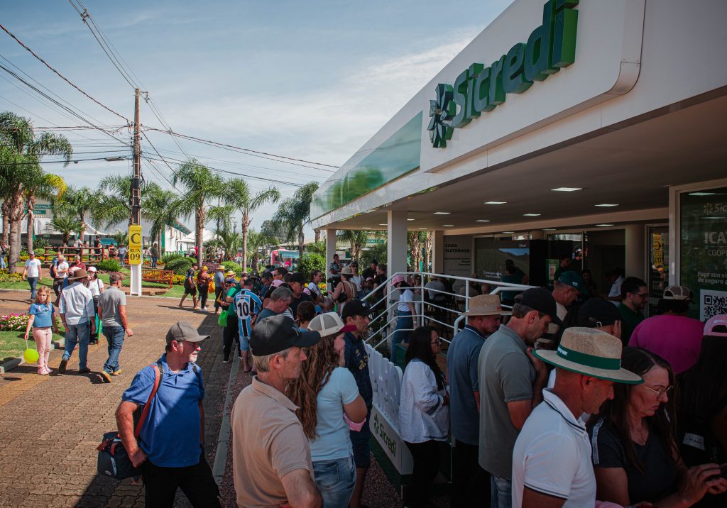 Sicredi Fortalece o Agronegócio na 26ª Expodireto com Suporte Estratégico Sicredi Fortalece o Agronegócio na 26ª Expodireto com Suporte Estratégico