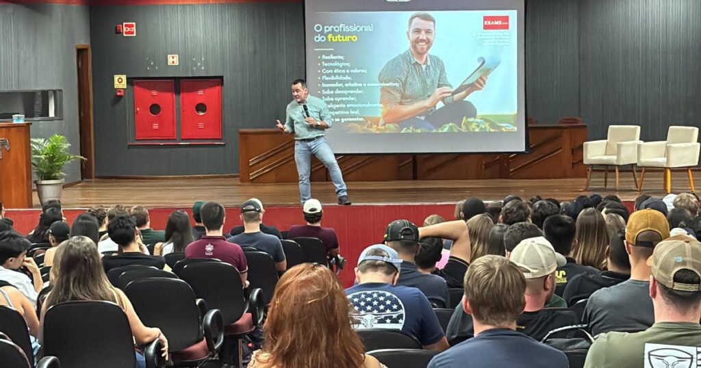 Tendências do Agronegócio: Oportunidades e Desafios em Aula Magna da UNIPAR Tendências do Agronegócio: Oportunidades e Desafios em Aula Magna da UNIPAR