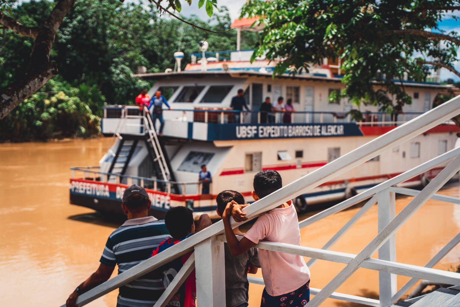 Adaptação das Políticas de Saúde nas Comunidades Ribeirinhas é Fundamental, Afirma Gestores do Amazo