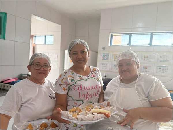 Alimentação Escolar Inovadora: Transformando Hábitos e Valorizando a Saúde no CEI Irmã Ana Terezinha Alimentação Escolar Inovadora: Transformando Hábitos e Valorizando a Saúde no CEI Irmã Ana Terezinha