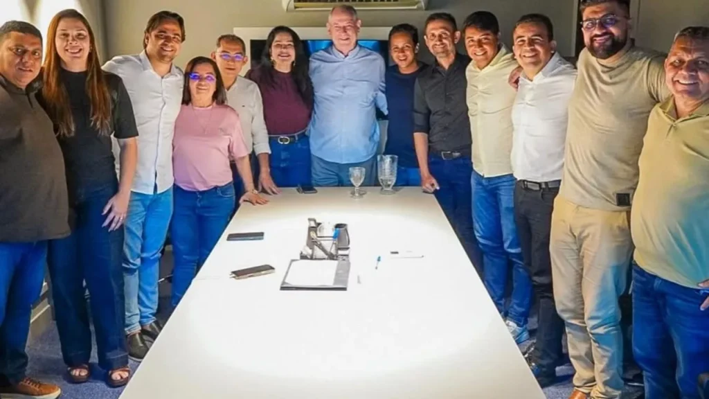 Apoio de 11 vereadores de Juazeiro do Norte a Ciro Gomes é consolidado em Fortaleza