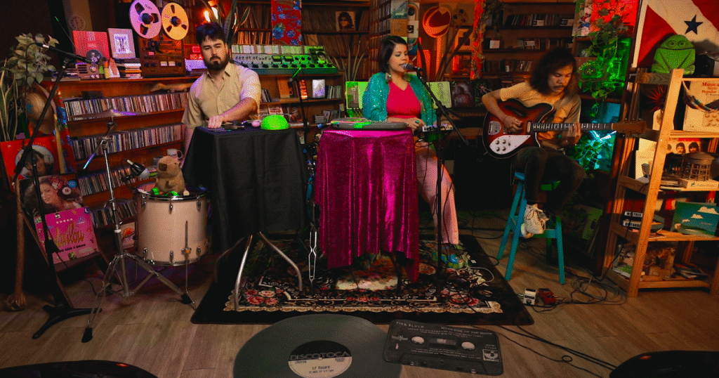 Banda Naïf Agita o Discotoca em Nova Temporada