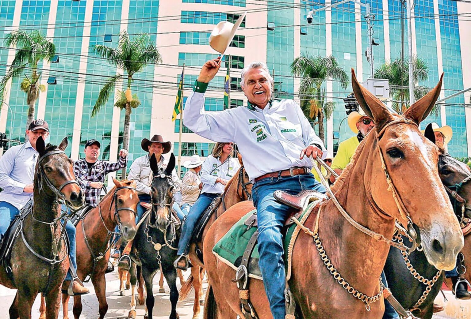Candidatura de Caiado ao Planalto Mobiliza o Agronegócio e Reduz Suporte a Flávio Bolsonaro Candidatura de Caiado ao Planalto Mobiliza o Agronegócio e Reduz Suporte a Flávio Bolsonaro