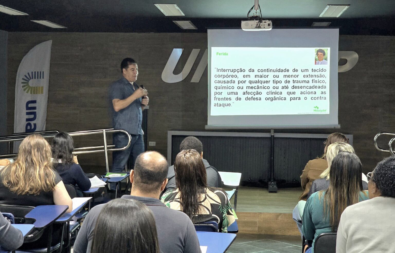 Capacitação em Avaliação de Ferimentos: Profissionais da Saúde de Guarujá se Atualizam