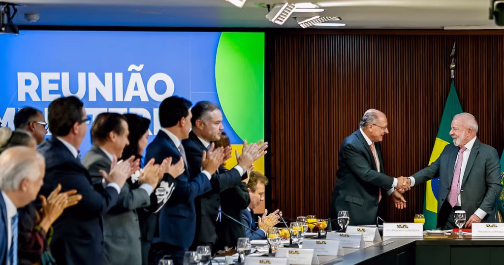 Eleições 2024: Conheça os 17 Ministros de Lula que Deixaram seus Cargos e seus Substitutos Eleições 2024: Conheça os 17 Ministros de Lula que Deixaram seus Cargos e seus Substitutos