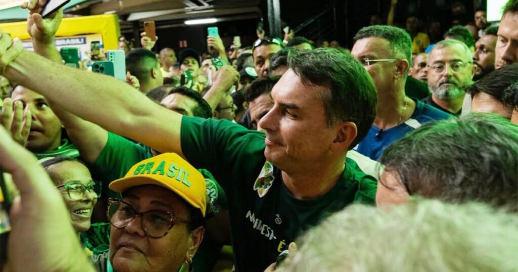 Flávio Bolsonaro Intensifica Atração do Agronegócio Após Candidatura de Caiado