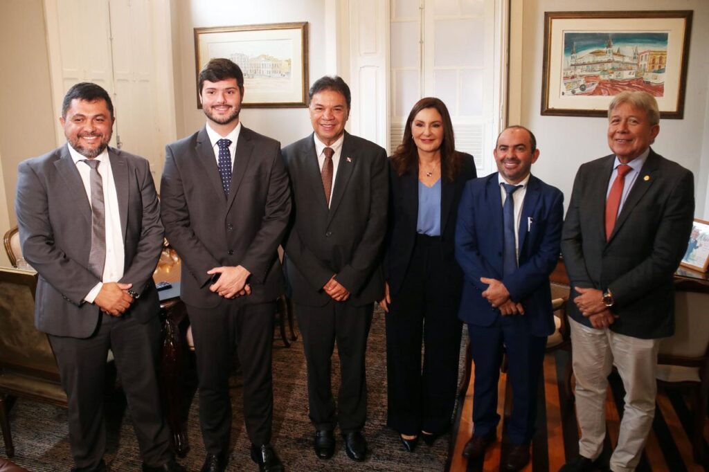 Governadora Hana Reforça Articulação Política com Deputados na Alepa Governadora Hana Reforça Articulação Política com Deputados na Alepa