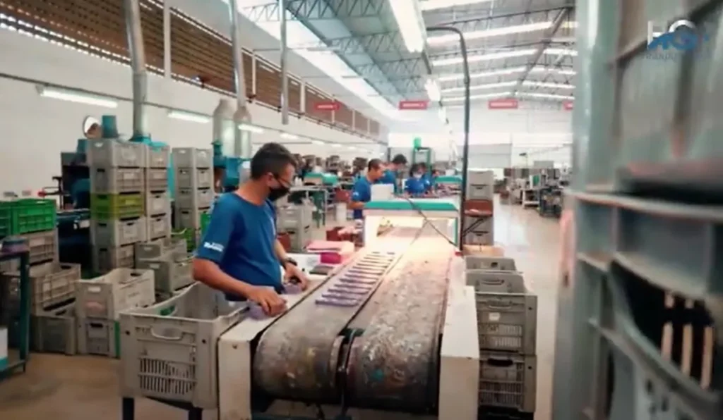 Indústria Preocupa-se com Propostas de Redução da Jornada de Trabalho Indústria Preocupa-se com Propostas de Redução da Jornada de Trabalho