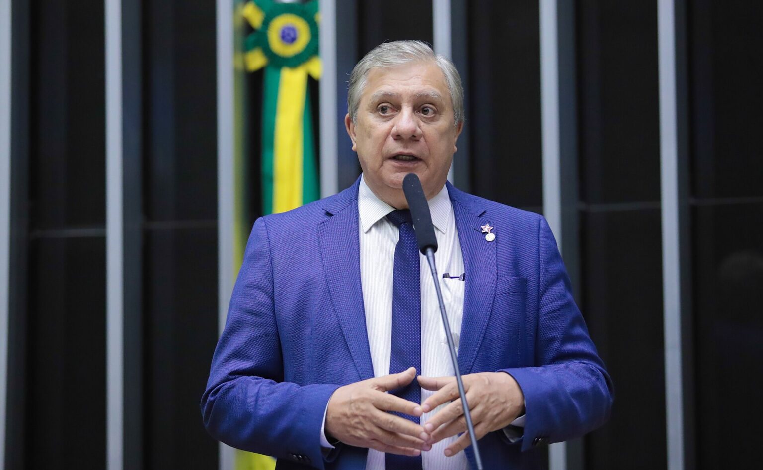 José Airton elogia Guimarães por assumir ministério: Reconhecimento e União no PT