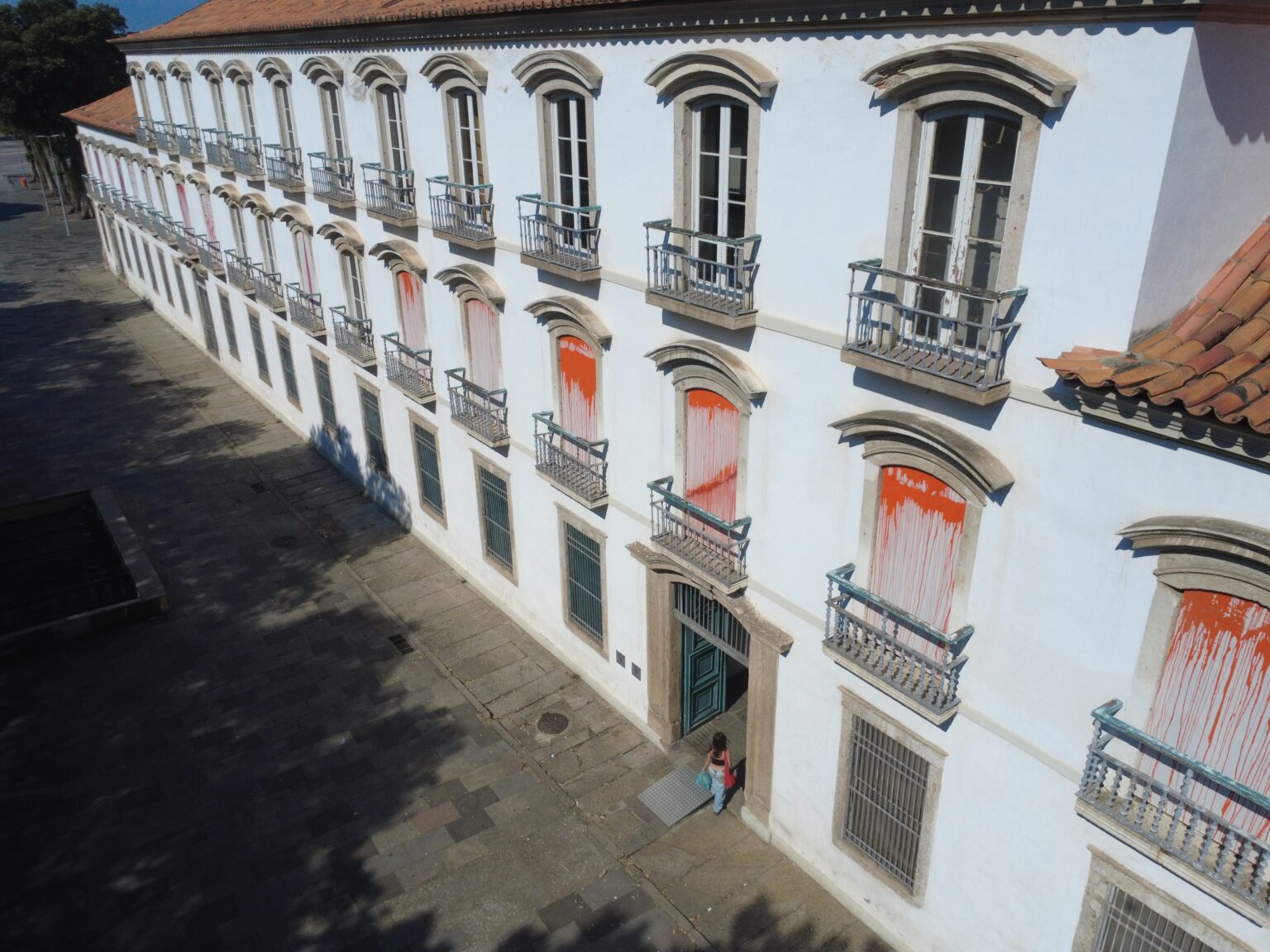 Quatro Décadas do Paço Imperial: Exposição Coletiva Celebra a Arte Brasileira Quatro Décadas do Paço Imperial: Exposição Coletiva Celebra a Arte Brasileira