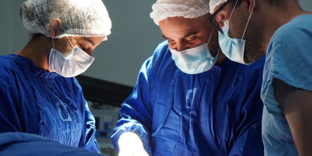 Saúde Agora: José Fernandes Lidera Mutirão de Cirurgias Ortopédicas na Santa Casa de Anápolis