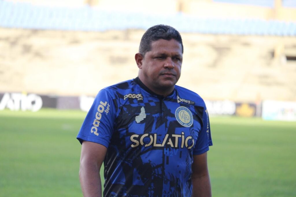 Washington Luiz Assume o Comando do Sousa: Novo Desafio no Futebol Paraibano Washington Luiz Assume o Comando do Sousa: Novo Desafio no Futebol Paraibano