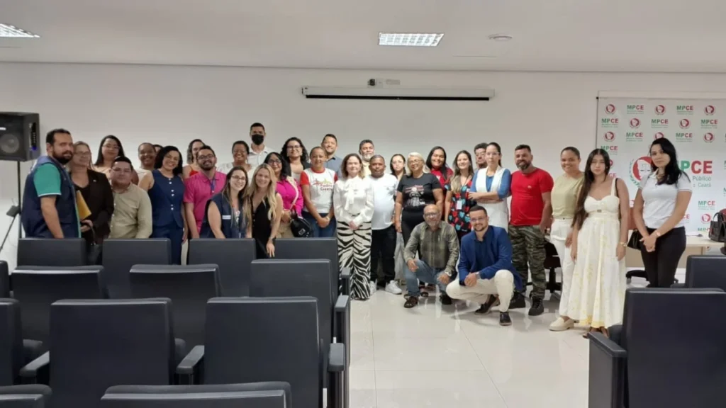 MP do Ceará fortalece política antimanicomial em Juazeiro do Norte com diálogo entre clínicas e cent