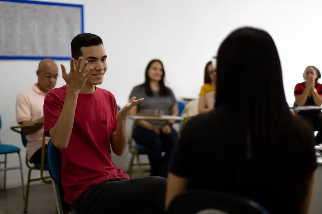 Experiência Imersiva na Cultura Surda em Volta Redonda: Participe na Sexta-Feira (08)