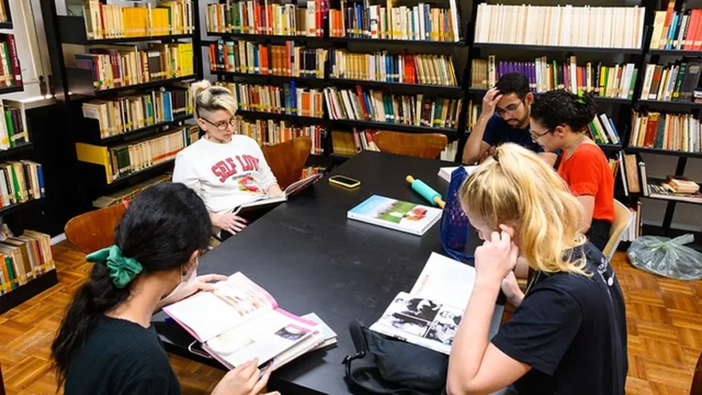 Casas de Cultura Estrangeira da UFC abrem inscrições para cursos de idiomas em 2026 Casas de Cultura Estrangeira da UFC abrem inscrições para cursos de idiomas em 2026