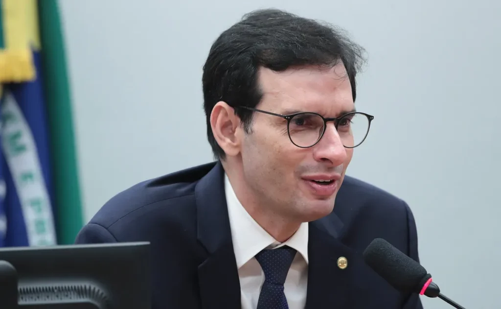 Revisão da Escala 6x1: Relator Defende Mudanças e Foca na Produtividade