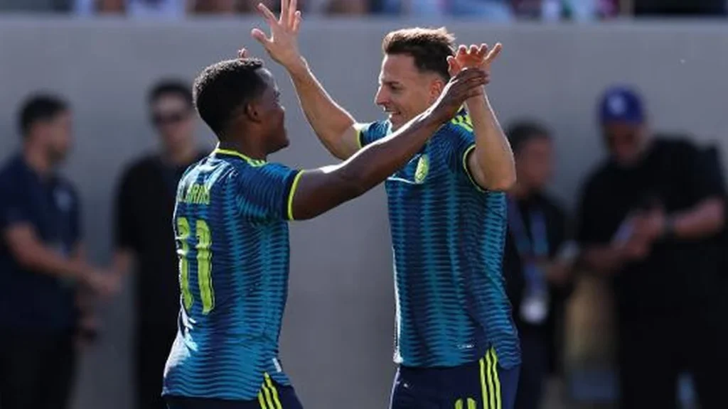 Colômbia vence Jordânia por 2 a 0 com dois gols de Jhon Arias após polêmica com presidente Colômbia vence Jordânia por 2 a 0 com dois gols de Jhon Arias após polêmica com presidente