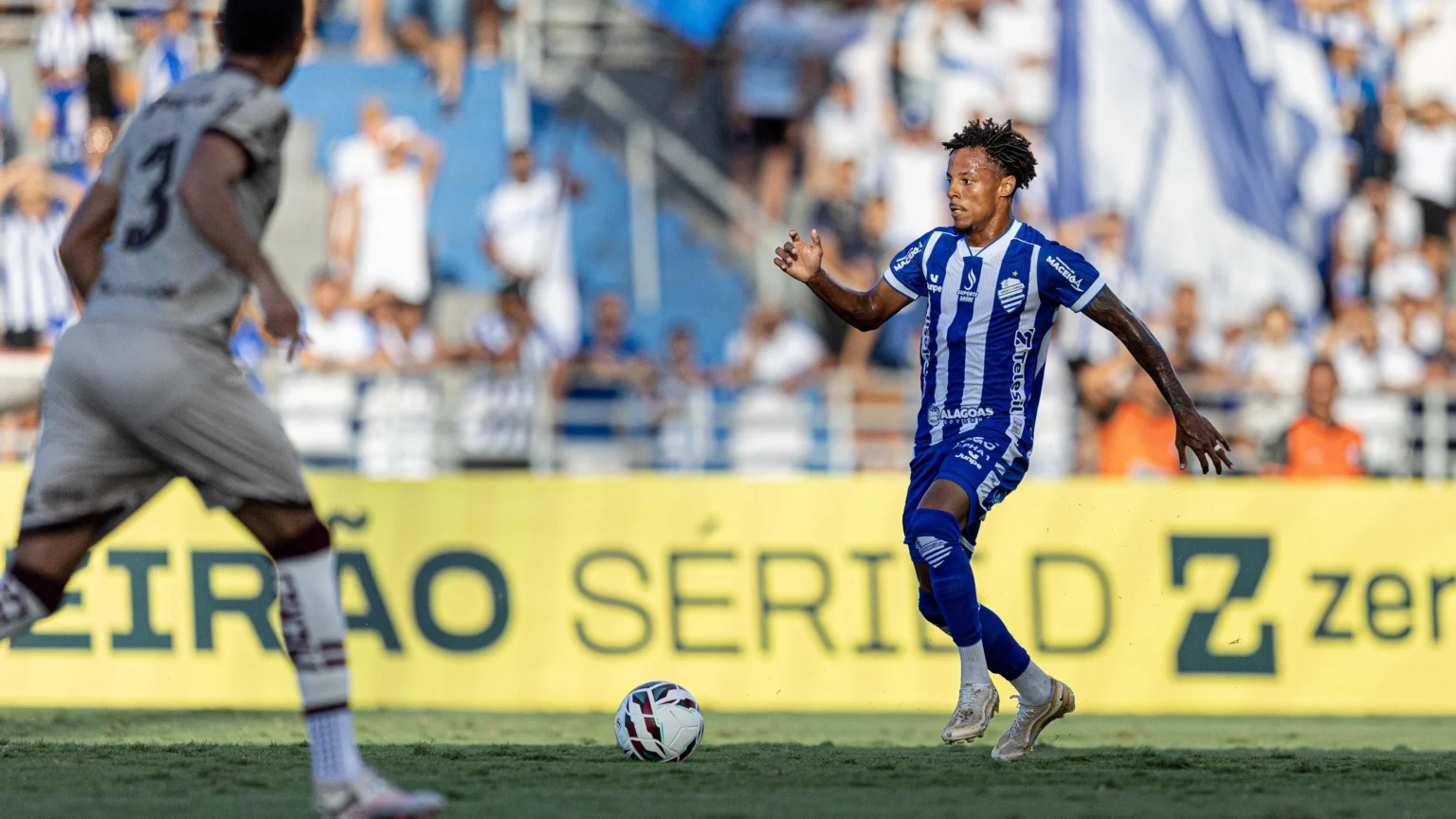 Ceará confirma contratação do atacante Rian Santana do CSA