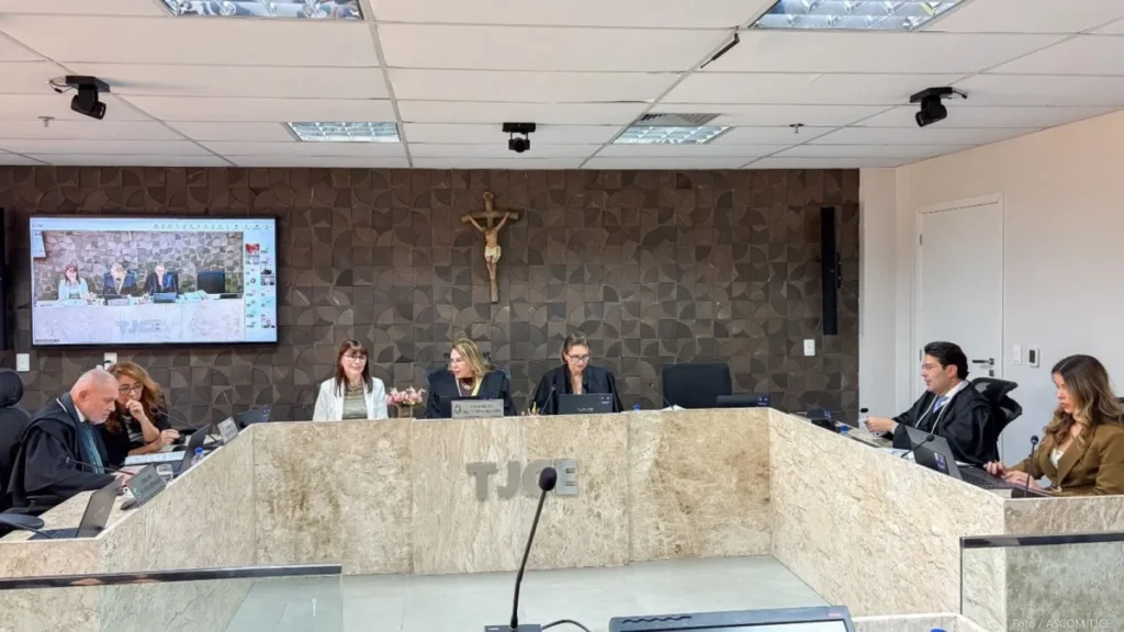 Justiça Confirma Direito à Cirurgia de Urgência e Indenização em Caso de Plano de Saúde Justiça Confirma Direito à Cirurgia de Urgência e Indenização em Caso de Plano de Saúde
