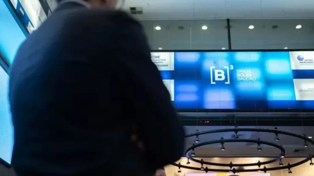 Ibovespa fecha em alta com Santander disparando 13% e Brava Energia liderando perdas