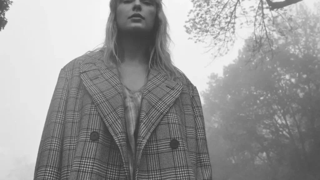 6 Canções Inesquecíveis de "Folklore", de Taylor Swift, que Você Precisa Ouvir