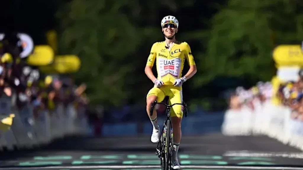 Tadej Pogacar domina e supera Vingegaard com ataque fulminante no Tour de France Tadej Pogacar domina e supera Vingegaard com ataque fulminante no Tour de France