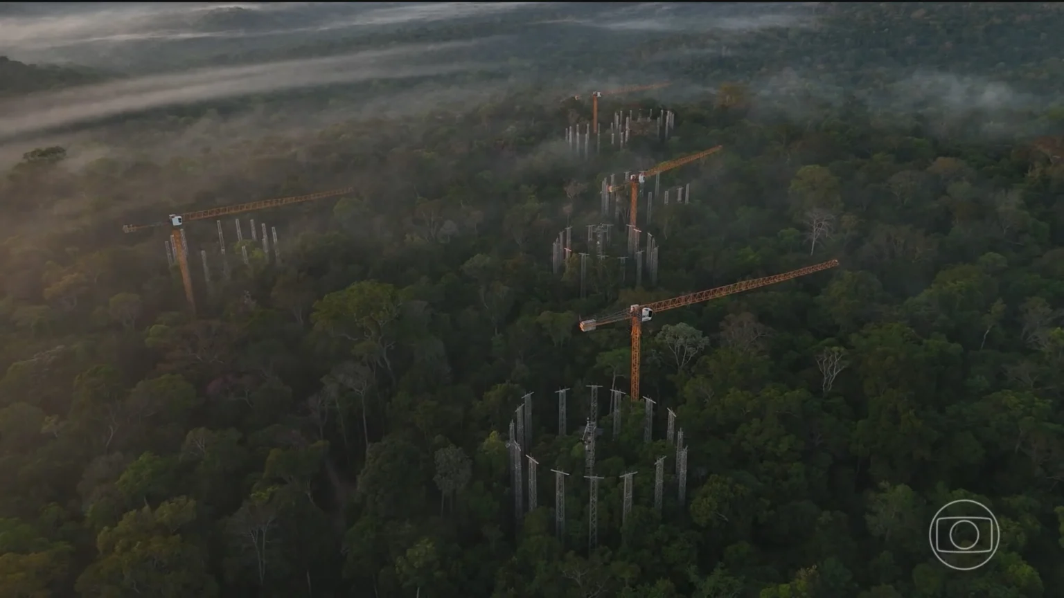 Como funciona a máquina que simula o clima do futuro no coração da Amazônia Como funciona a máquina que simula o clima do futuro no coração da Amazônia